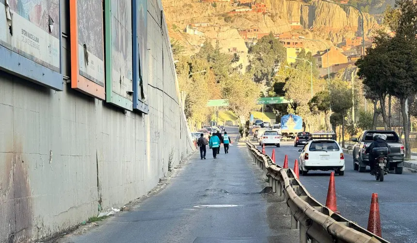 Viaducto de la Costanera cerrado: Alcaldía paceña busca responsables de filtraciones y asegura reparaciones