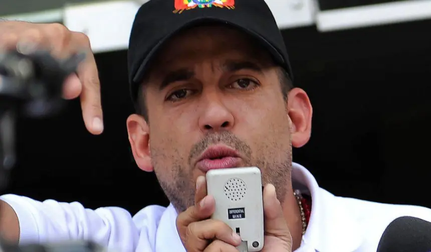 Camacho niega veto a Nayar y Cuéllar y dice que no busca confrontación con actores políticos