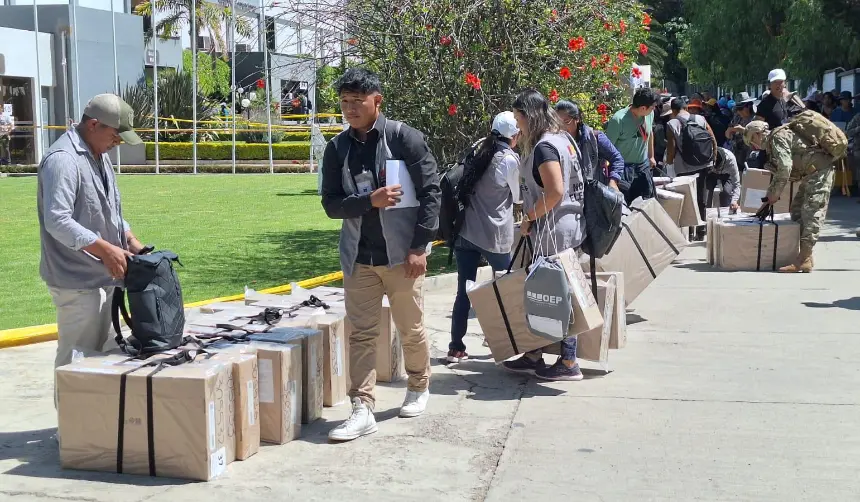 Segunda vuelta: El 30% de las maletas electorales ya está en los recintos, señala el vocal Vargas