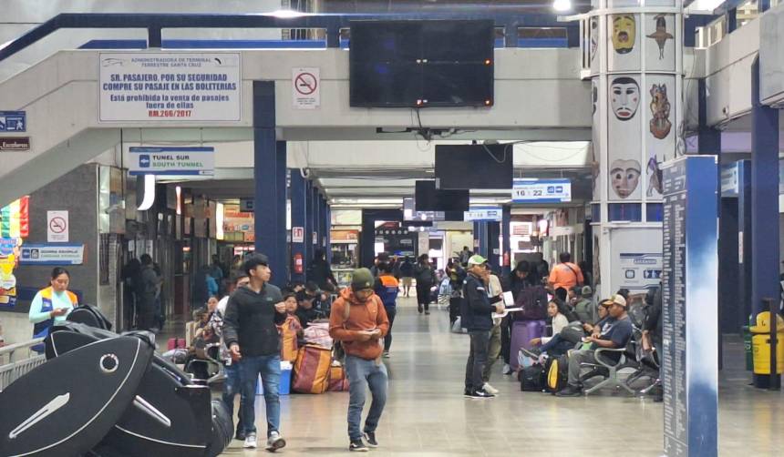 Viajeros exigen a la ATT que controle la venta pasajes, denuncian que las tarifas tienen “sobreprecio” de más del 100%
