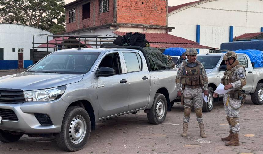 Bajo custodia, inicia el traslado del material electoral a las provincias cruceñas