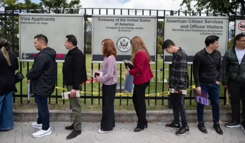 EEUU pausa temporalmente citas para solicitar visado de inmigrante en todo el mundo