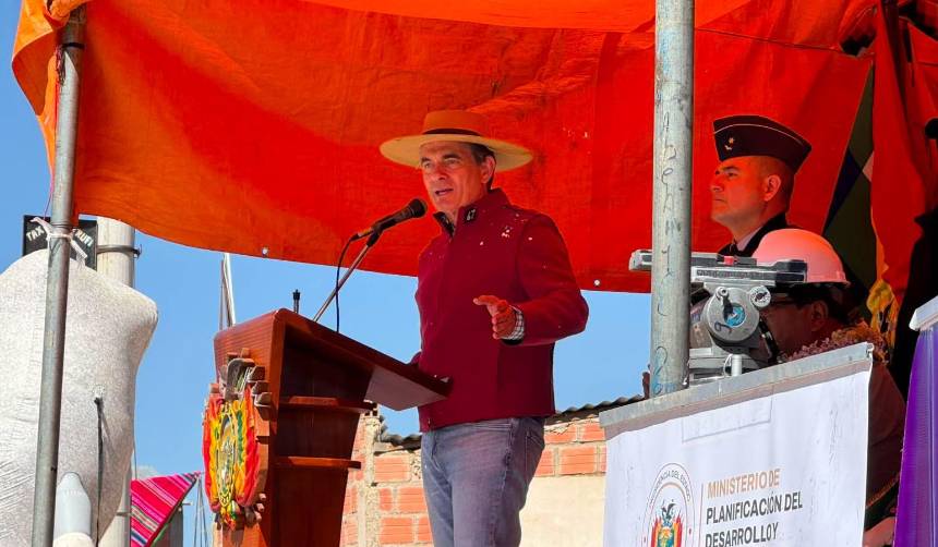 Paz dice que se necesita nueva ley de hidrocarburos para explorar gas en el norte de La Paz