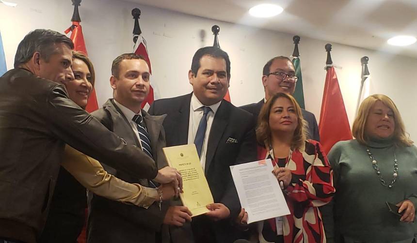 Presentan proyecto de ley para que el notariado vuelva al Órgano Judicial y tenga sede en Chuquisaca