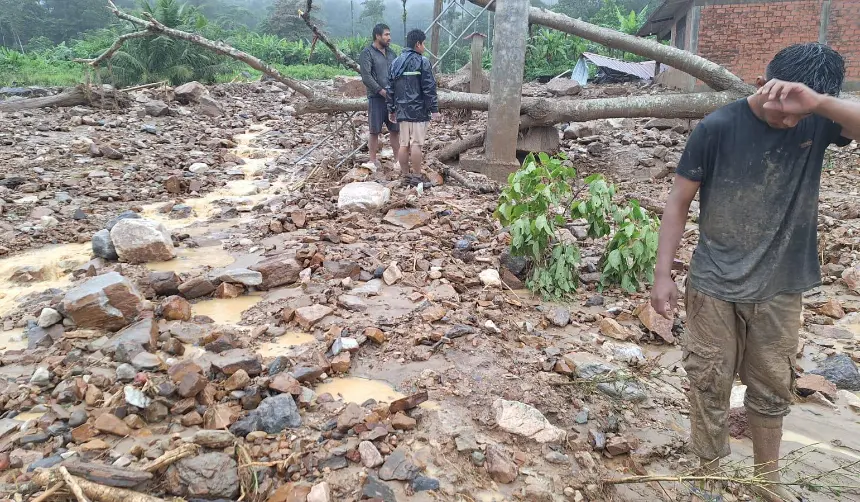 “Todo lo hemos perdido”, afectados por la mazamorra en Cristal Mayu piden ayuda