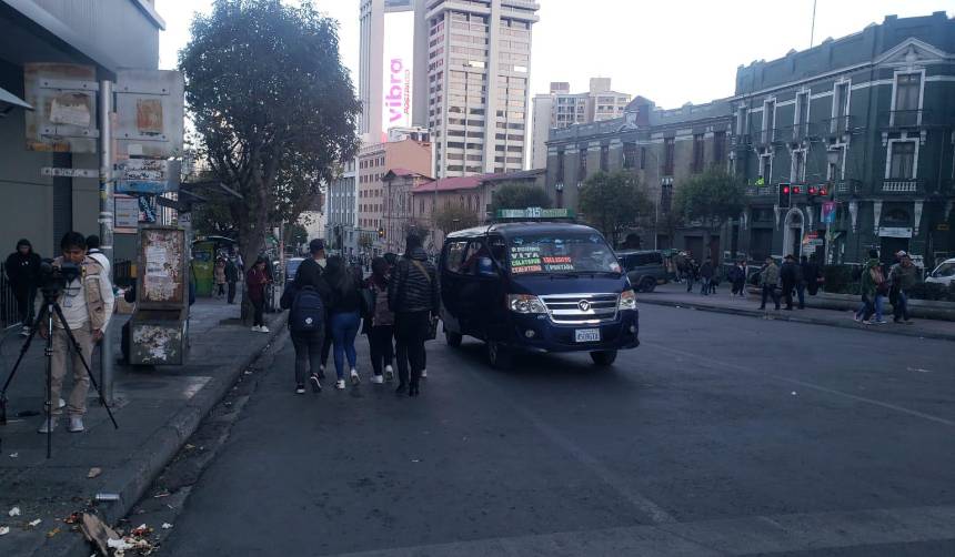 La Paz: Se normaliza la circulación vehicular en el centro tras enfrentamientos entre mineros y la Policía