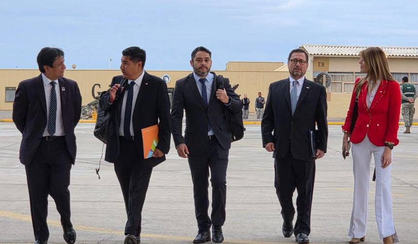 Gobernador chileno relata lo que Paz habló sobre los vehículos robados en Chile