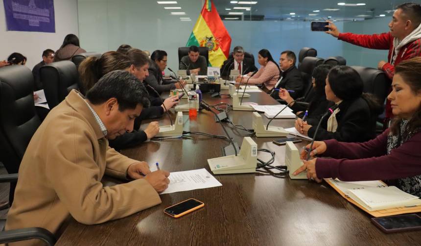 Comisión de Diputados aprueba el proyecto de ley del PGE 2026 y lo remite al pleno para su tratamiento