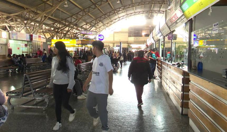 Desde la Terminal de Cochabamba siguen suspendidos los viajes a La Paz, pero se habilitaron hacia otros departamentos