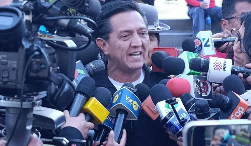 Pavel Aracena cierra su campaña con una caravana y concentración en la capital cruceña