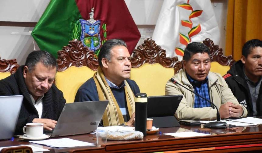 Régimen del diésel: Gobernador Revilla advierte “afectación en el precio de las obras” en La Paz 