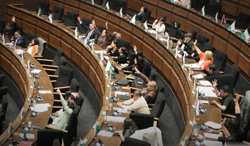 Legisladores cuestionan declaraciones de Diego Ávila sobre la elección del fiscal general interino