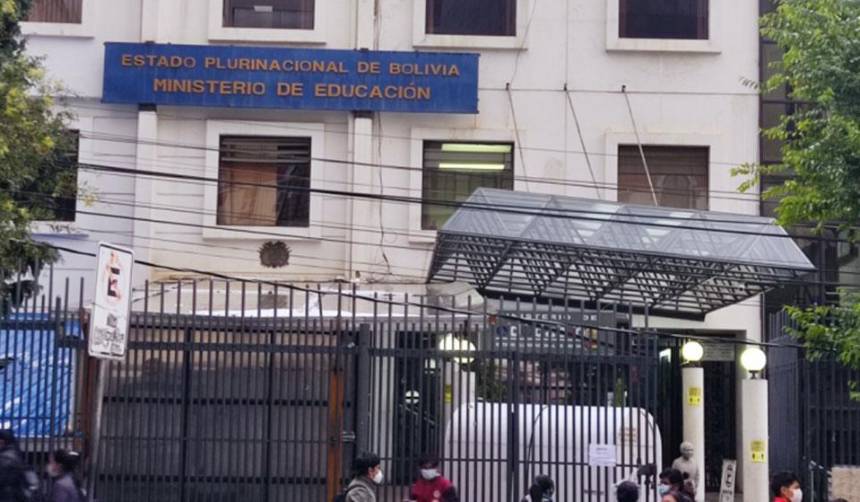 Educación deja sin efecto resolución y ratifica Bachillerato Técnico Humanístico en formación de estudiantes 