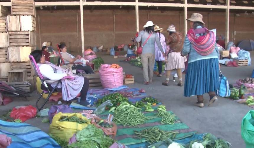 Las verduras y frutas no llegan hace días, señalan en mercados de Cochabamba