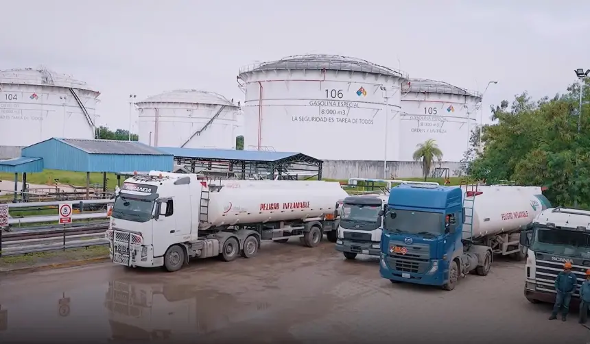 Ante filas en surtidores cruceños, YPFB perfila despachos de hasta 4 millones de litros de combustible