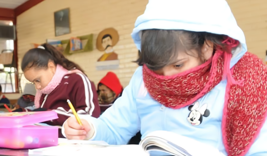Ola de frío: ¿Es obligatorio el uniforme escolar por las bajas temperaturas? Esto dicen las autoridades 