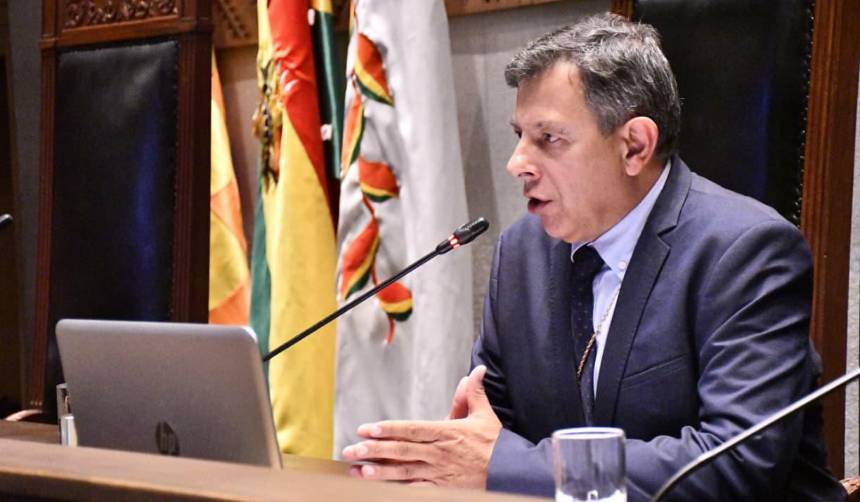 El tarijeño Diego Ávila Navajas es elegido presidente de la Cámara de Senadores 