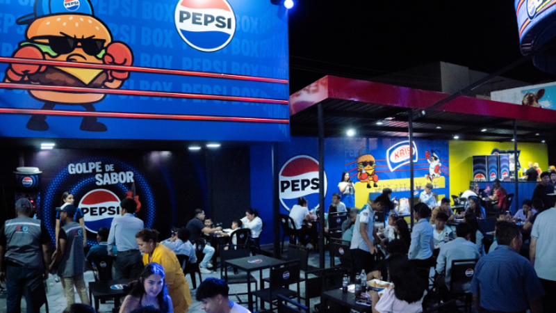 Pepsi Box: la batalla gastronómica entre el pollo y la hamburguesa