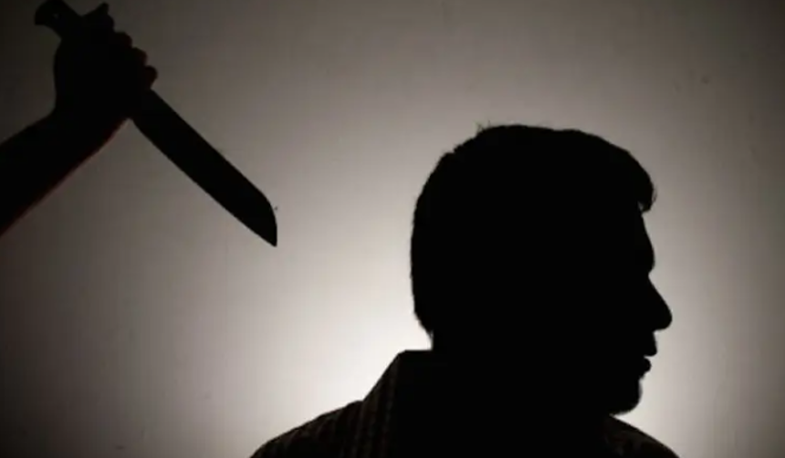 Investigan presunto parricidio: Hallan muerta a mujer con 32 puñaladas y el principal sospechoso es el nieto 