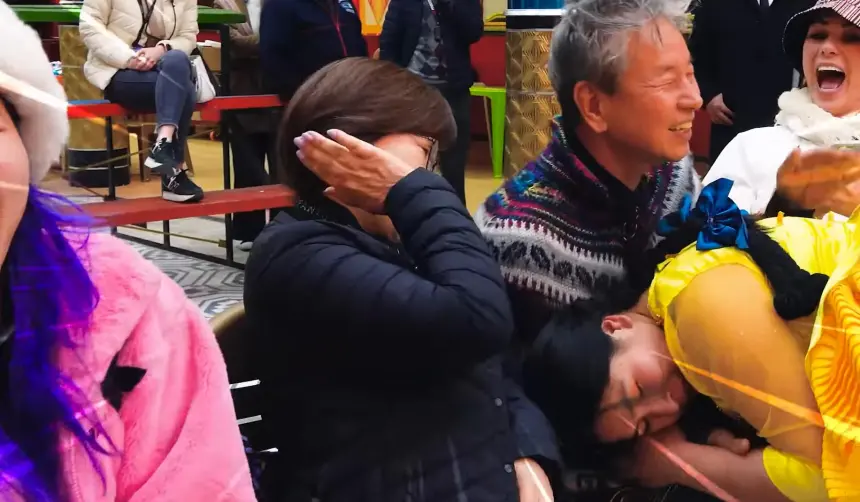 Mira el primer video de Chingu Amiga en Bolivia: Sintió la altura y hasta encontró una madrastra en El Alto