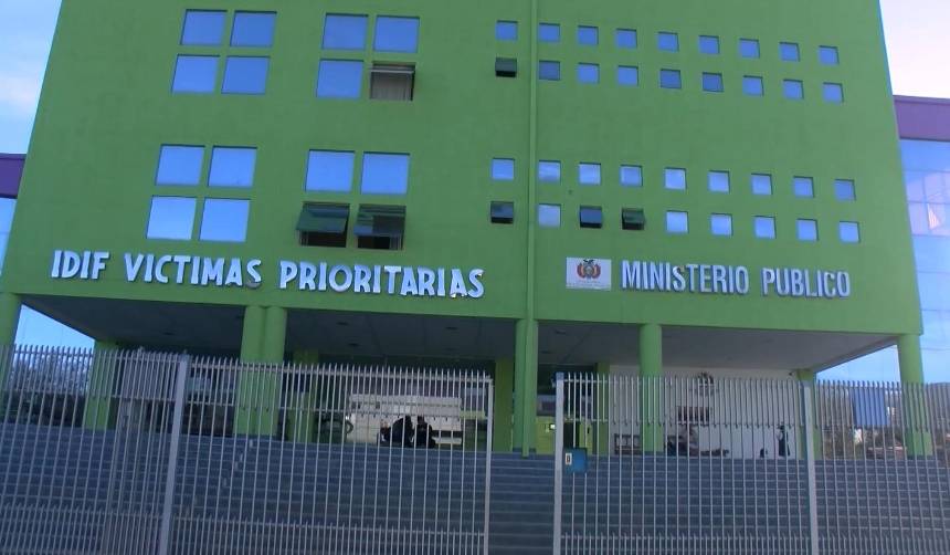 Madre e hijo murieron envenenados, ambos estaban abrazados y la data de su deceso es de dos días
