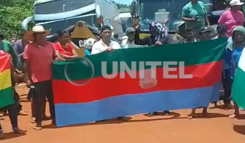 Municipio de San Matías está incomunicado por dos bloqueos; pobladores reclaman por fallas en el servicio de electricidad