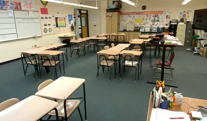 Un estudiante ataca con un hacha a una profesora en medio de la clase en Malasia 