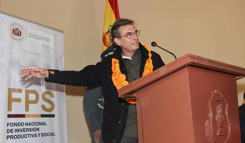 Paz dice que hay una campaña de desprestigio contra su gobierno desde el exterior