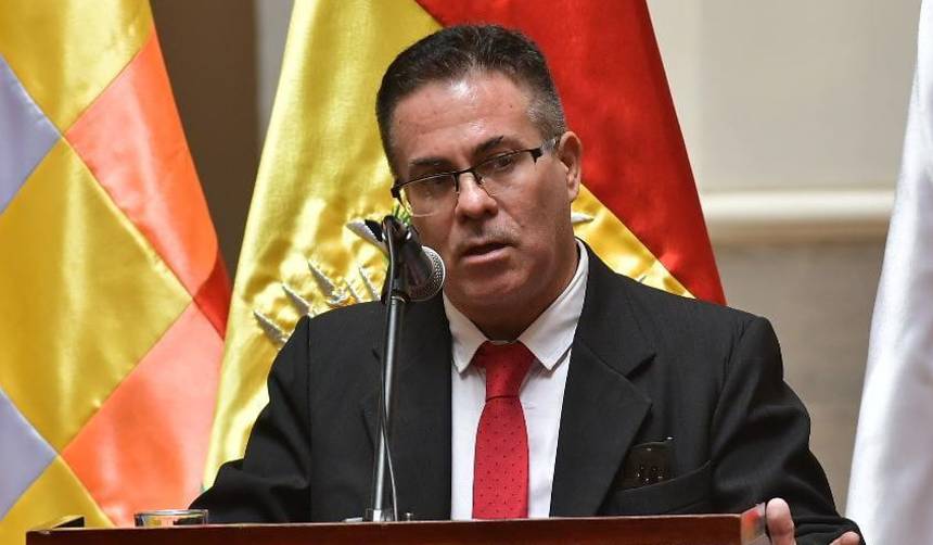 “Hay que cambiar a las cabezas”: Fiscal general interino pide a fiscales departamentales que “pongan su cargo a disposición”