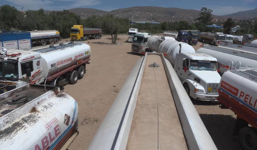 Cisternas que estuvieron paradas afuera de la refinería de Cochabamba fueron trasladadas a la planta de Senkata