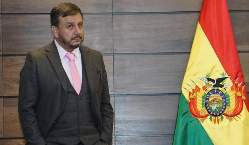 Ministro de Hidrocarburos evade la censura tras una maratónica sesión en la Asamblea Legislativa