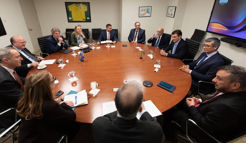 Gobierno de Paz refleja apoyo de EEUU y entes multilaterales para reactivar la capacidad técnica y estabilizar la economía