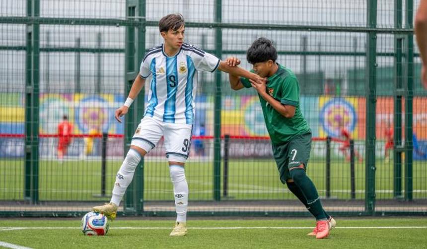 Bolivia cae 4-2 ante Argentina en el Mundial Sub-15 y jugará contra Kirguistán