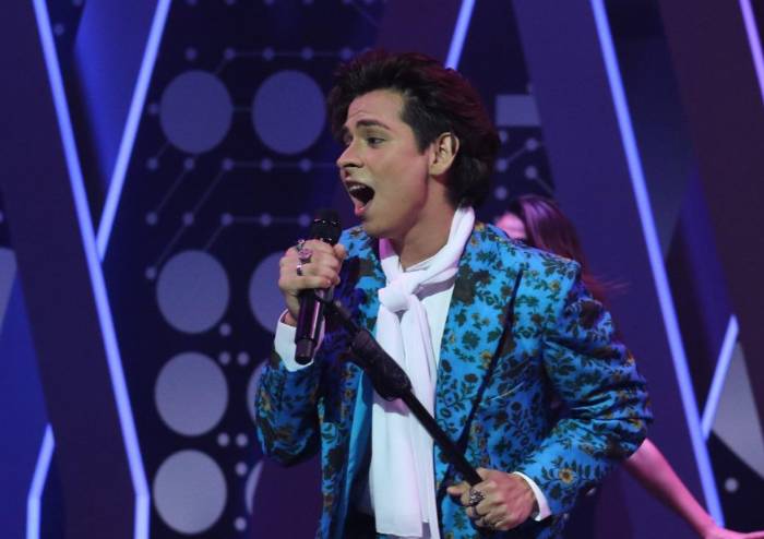 “Yo sentía que estaba escuchando el audio original”: Harry Styles sorprende con una gala explosiva en el escenario 