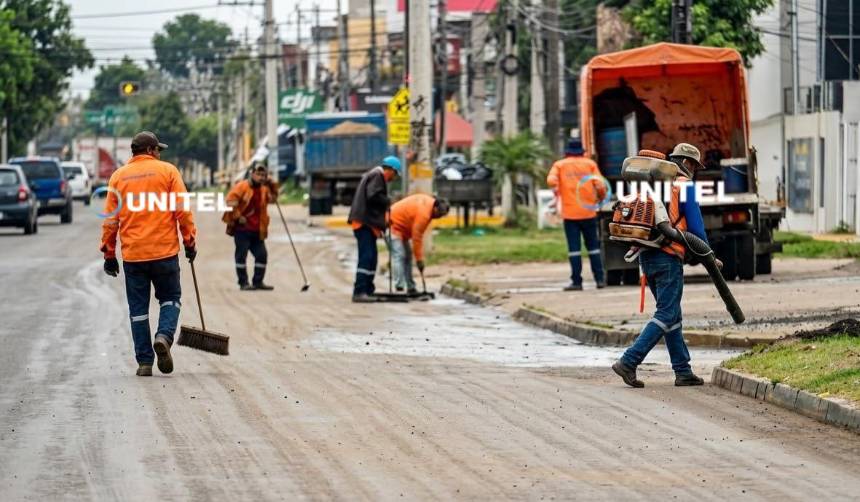 Cierran un carril entre el sexto y octavo anillo de la avenida Cristo Redentor para trabajos de micro pavimentación 