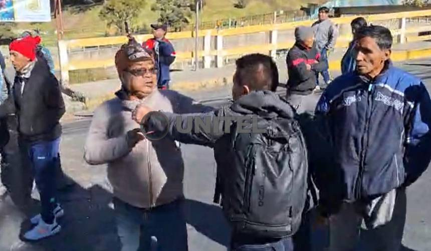 Conductores Vs vecinos: Tensión en el sur de La Paz por la falta de gasolina 