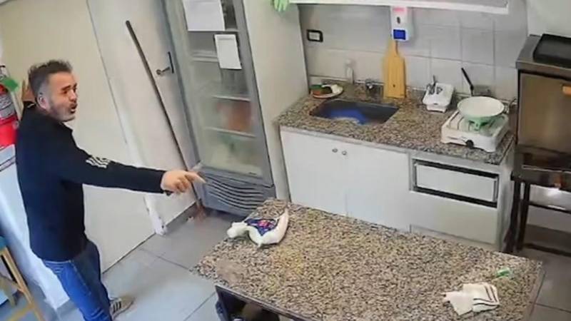 El ladrón que intentó robar en una cafetería. 