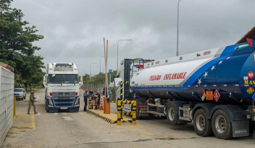 ANH: Nuevo precio referencial del diésel importado baja a Bs 16,5 el litro