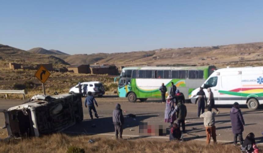 Cuatro muertos y cinco heridos deja vuelco de un vehículo en la carretera La Paz–Oruro