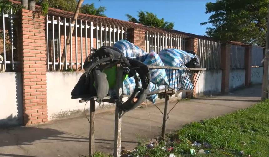 “Ahora parece que pasan solo una vez a la semana”: Vecinos denuncian recojo irregular de basura en la capital cruceña