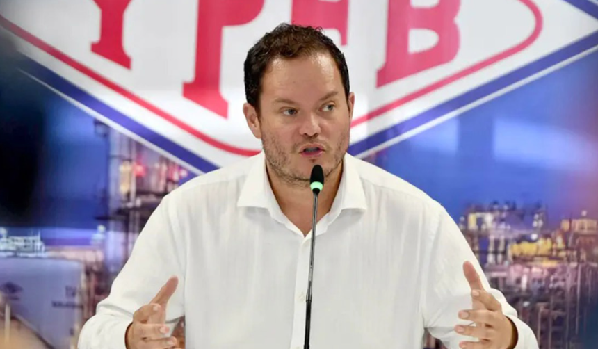 Ministro de Gobierno dice que Dorgathen “fugó” y sospecha por fotografías que está en Brasil