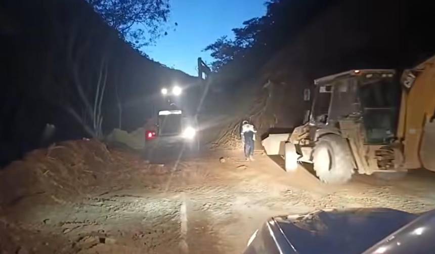 ABC restablece el tránsito en la ruta antigua Santa Cruz – Cochabamba