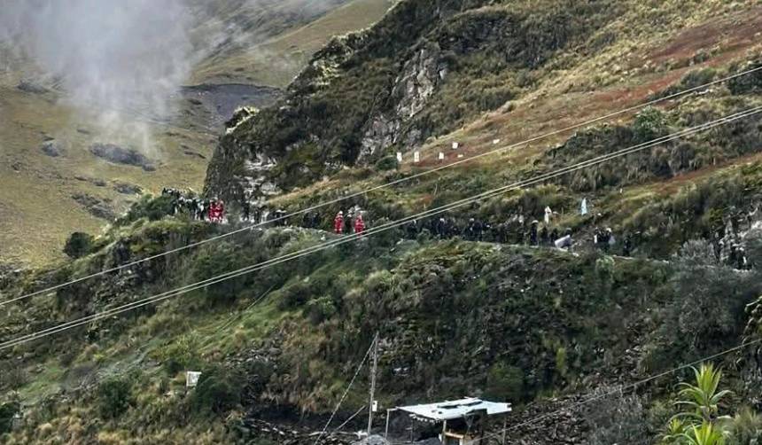 La Paz: Un policía herido de bala deja la emboscada con explosivos y armas en operativo minero en Sorata