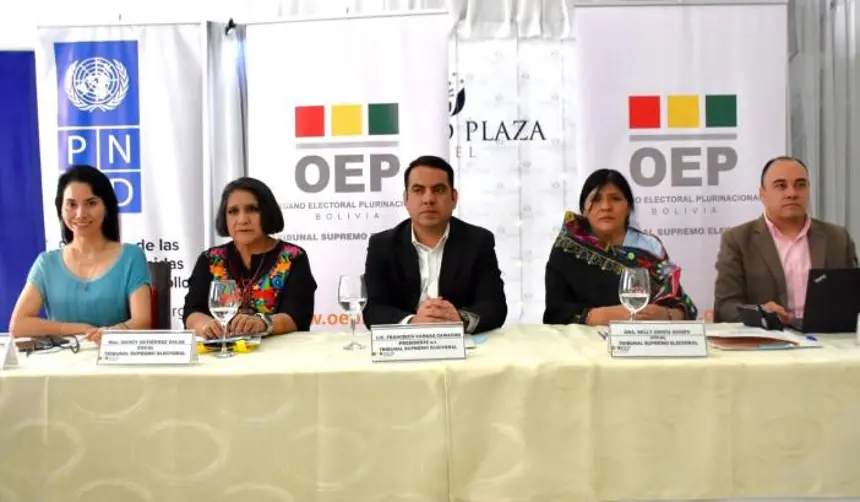 Sala Plena del TSE está reunida a horas del sorteo de jurados electorales 