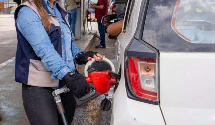 YPFB estima que en cuatro días disminuirán las filas y dice que están cumpliendo con pagos a proveedores de combustible