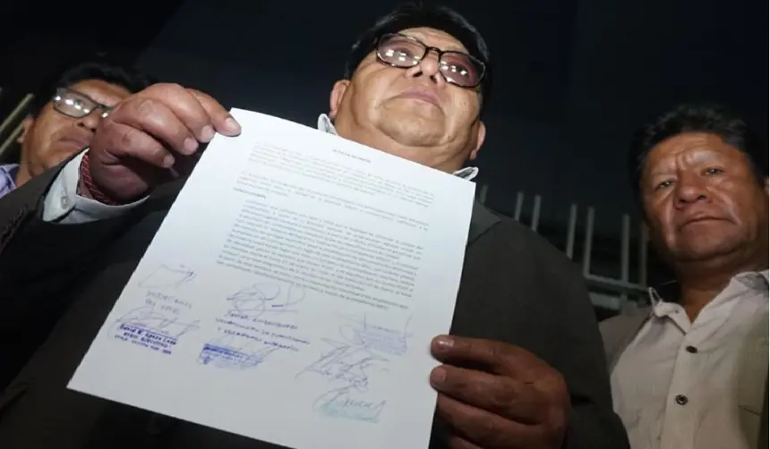 La Paz: Choferes y YPFB llegan a un acuerdo tras reunión sobre calidad de combustible y resarcimiento