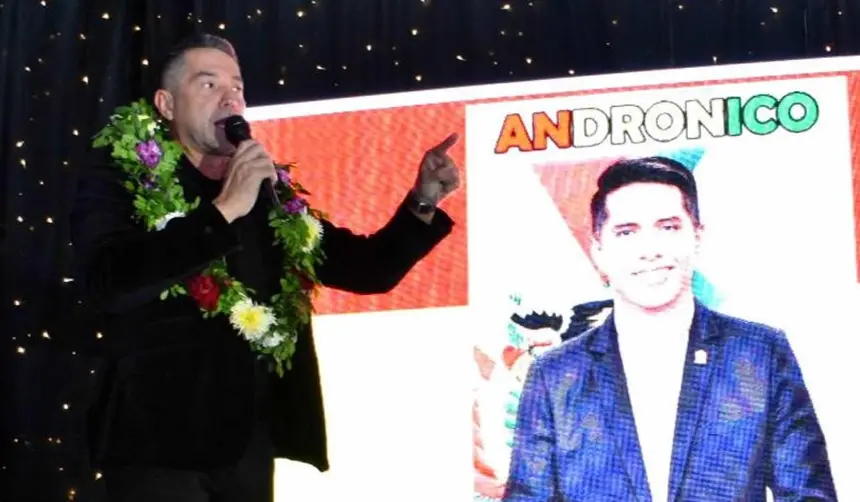 Mario Cronenbold ya no es jefe de campaña de Andrónico, informa Alianza Popular