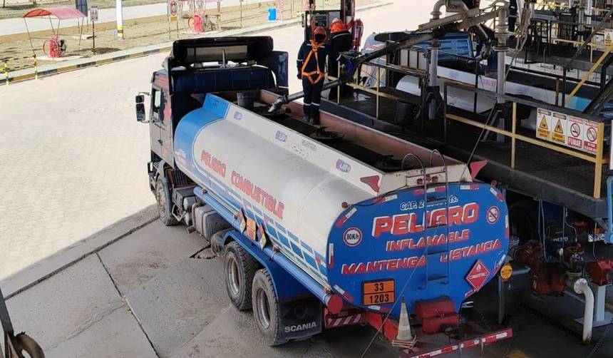 YPFB: Bloqueo en accesos a la planta de Senkata frena despachos de combustibles en La Paz