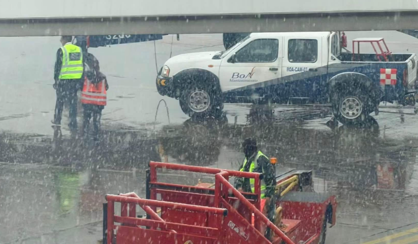 Naabol: Aeropuerto de El Alto suspende vuelos por baja visibilidad y nevadas