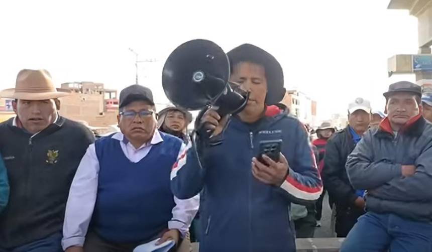 El Alto: Bloqueadores del Distrito 8 dan 48 horas al presidente Paz para que renuncie y anuncian bloqueo de las mil esquinas